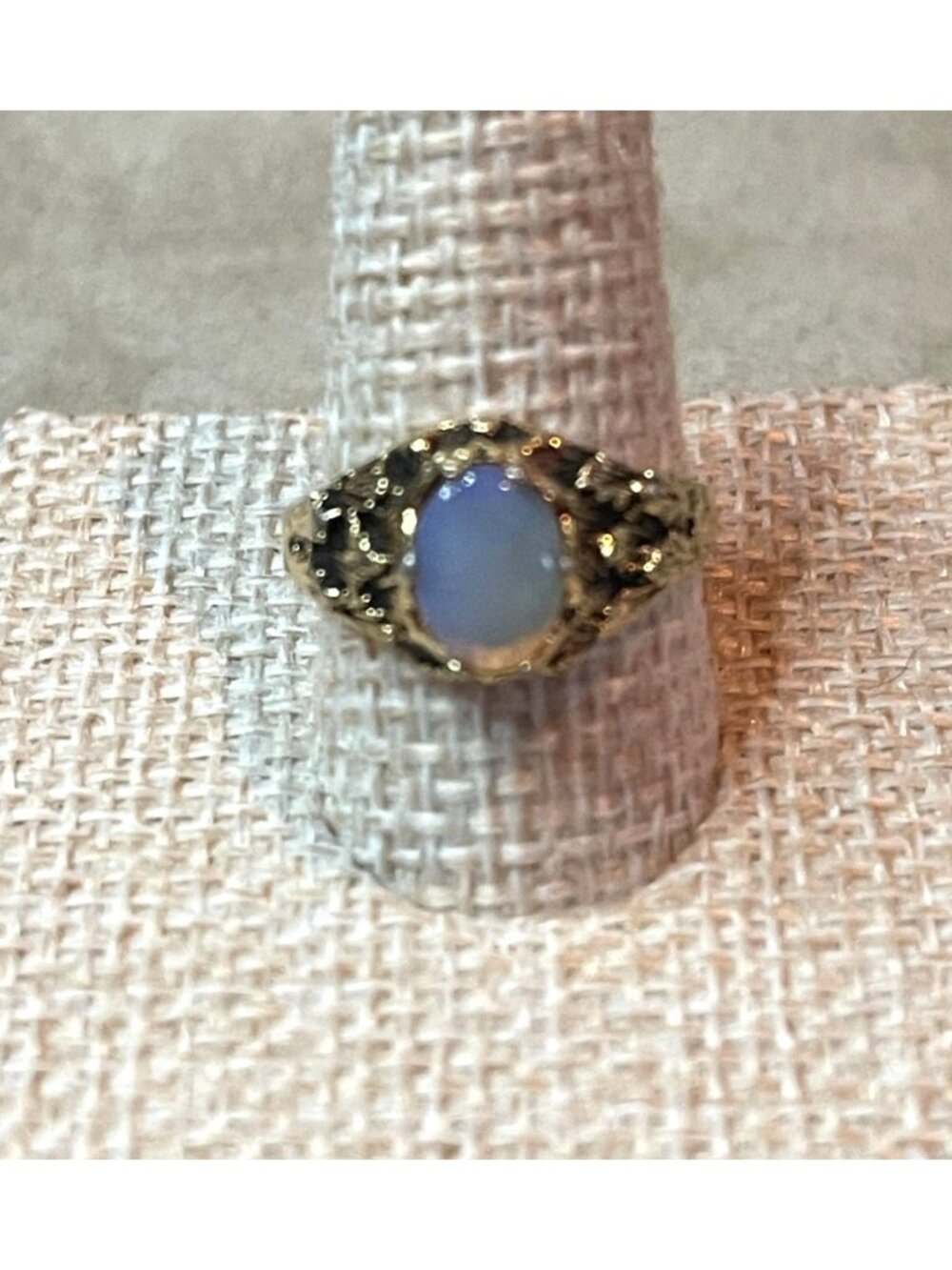 Vintage 70s Gold Tone Cabochon Faux Moonstone Cocktail Ring EDCO Size 6